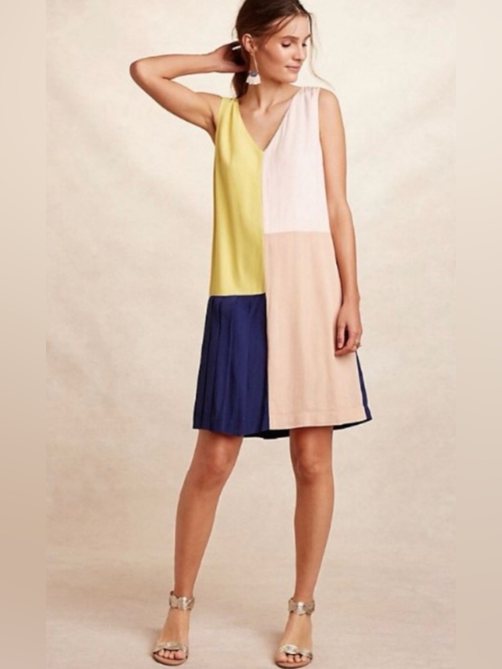HD in Paris - Colorblock Sleeveless Pleated Hem Dress
